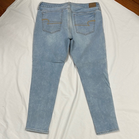 AEO Light Blue Women's Jeans - Picture 9 of 10